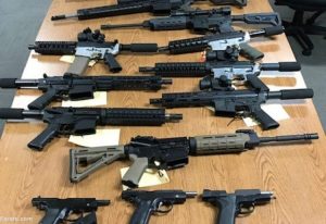 تبدیل هزاران اسلحه به شمش فولاد