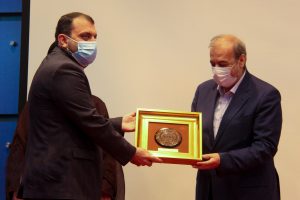 دریافت نشان عالی روابط عمومی و تقدیر از عملکرد رسانه ای شرکت فولادمبارکه