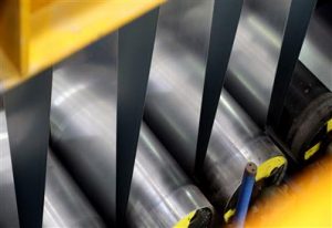 دست‌یابی به ركورد تولید ماهیانه و طول عمر سینك‌رول گالوانیزه در شركت فولاد تاراز