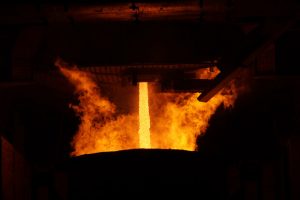 عدم تامین پایدار برق تولید فولاد را کاهش خواهد داد
