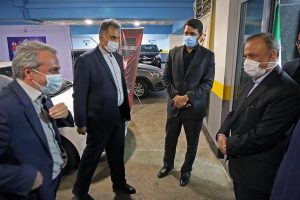 حضور فاطمی امین وزیر جدید صمت در محل کار