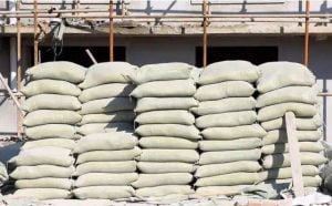 بیش از یک میلیون تن سیمان شنبه در بورس کالا عرضه می شود