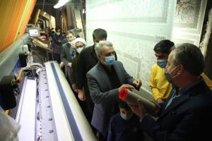سفر وزیر صنعت به استان مرکزی از رفع موانع صادرات سنگ تا حمایت دولت از گل کاران