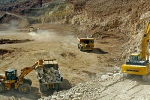 کارگران بیکار شده شرکت معدنی امیر سنگان پارسیان استخدام می‌شوند
