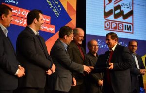 تقدیر از تولیدکنندگان داخلی فعال در زمینه بومی‌سازی