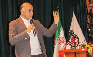 در عرصه صنعت و تولید، کاری کنیم که برای آیندگان بماند