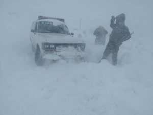 تداوم تلاش کارگران معادن شهید نیلچیان شرکت «استقلال سپاهان» توکافولاد در شرایط آب‌وهوایی دشوار زمستان