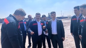 تحقق شعار سال یک تکلیف ملی است/ ظرفیت های فولاد اکسین خوزستان برای رشد تولید عملیاتی شود