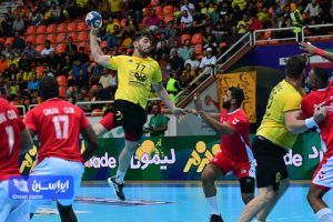 پیروزی تیم هندبال سپاهان مقابل نماینده عمان