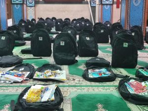 توزیع ۲۵۰۰ بسته کیف و نوشت افزار در مناطق کم برخوردار خوزستان