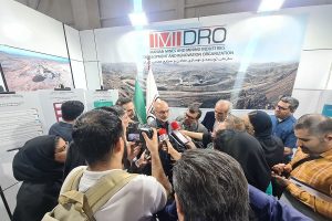 موثقی نیا از غرفه ایمیدرو در نمایشگاه دستاوردهای دولت دیدن کرد