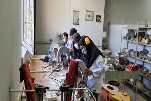 کارگاه گوهرتراشی و آزمایشگاه آذرشهر تا پایان امسال تجهیز می شود