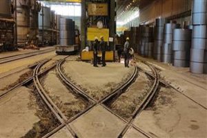 تعویض ریل مسیر ماشین حمل كلاف در واحد باكس‌آنیلینگ نورد سرد