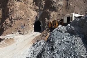 بزرگترین معدن تیتانیوم خاورمیانه پس از ۳ دهه در کهنوج به بهره‌برداری می‌رسد