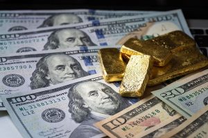 طلای جهانی با صعود دلار عقب‌نشینی کرد