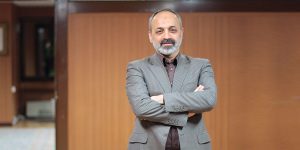 خواستار واگذاری تعیین راهبرد و مدیریت اجرای اصل 44 به بخش خصوصی هستیم