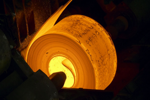 تراز تجاری ورق‌های فولادی ۱۴۵ میلیون دلار منفی شد/ جزئیات کامل واردات زنجیره آهن و فولاد + جدول