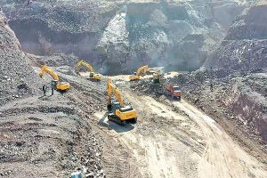 معدن‌ کاری زیر سایه تبعیض