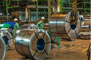 ضربه ۱۰ میلیارد دلاری به صنعت فولاد/ افغانستانی‌ ها فولاد ایران را صادر می‌کنند!