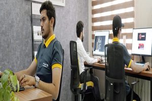 رنگین رسانه برترین شرکت تابلوسازی سال 1403 شد