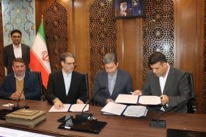 امضای تفاهم‌ نامه احداث نیروگاه خورشیدی ۴۰۰ مگاواتی در ذوب‌ آهن اصفهان