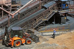 کاهش هزینه حمل و نقل سنگ آهن خواف نیازمند تکمیل زنجیره تولید است