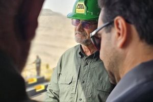 بازدید دریادار تنگسیری از مجتمع صنعتی و معدنی گل‌گهر سیرجان به مناسبت گرامیداشت روز کارگر