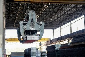 ارتقای سطح پایداری جرثقیل‌ ها برای ثبت رکوردهای جدید در فولاد هرمزگان