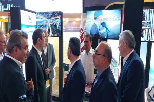 نمایش اقتدار فولاد اکسین خوزستان در هفدهمین نمایشگاه بورس ، بانک و بیمه