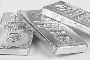 عقب‌نشینی قیمت نقره از بالاترین سطح ۱۴ ساله