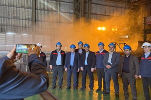 بازدید معاون وزیر صمت و رئیس سازمان زمین‌ شناسی و اکتشافات معدنی کشور از شرکت فولاد اکسین خوزستان