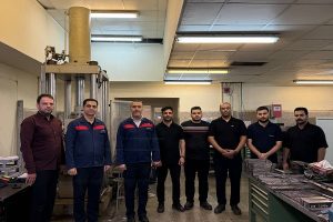 بازدید قائم‌ مقام شرکت فولاد اکسین خوزستان از مجتمع آزمایشگاهی پیشرفته کنترل کیفیت