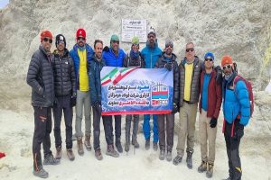 صعود تاریخی کوهنوردان فولاد هرمزگان به قله دماوند