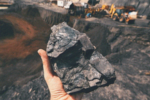 زغال‌ سنگ در برنامه هفتم توسعه ؛ فرصت‌ های خاک‌ خورده ذخایر ۱۳ میلیارد تنی