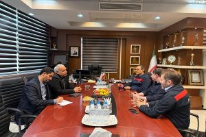 نشست هم‌ افزایی فولاد اکسین خوزستان و لوله‌ سازی اهواز برای تکمیل زنجیره تولید فولاد