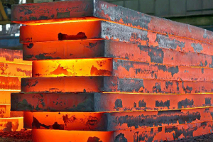 کاهش قیمت شمش در ایران هم‌ زمان با رشد بیلت در بازارهای جهانی