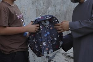 کارکنان فولاد هرمزگان بانی تامین لوازم‌ التحریر نیازمندان