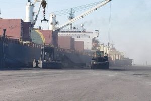 خام‌ فروشی سنگ آهن ؛ تهدیدی برای بقای صنعت فولاد ایران