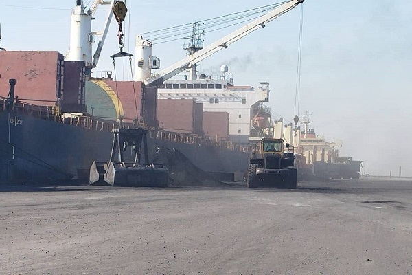 خام‌ فروشی سنگ آهن