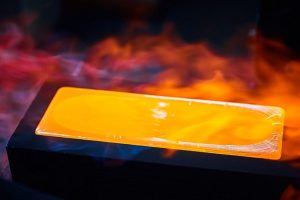 طلا برای نخستین‌بار از مرز ۴۵۰۰ دلار عبور کرد