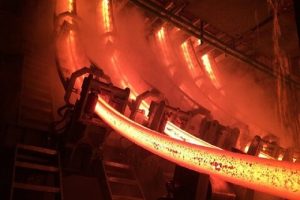 رکود و بلاتکلیفی در بازار فولاد/ تورم و سیاست‌ های اقتصادی فشار می‌آورد