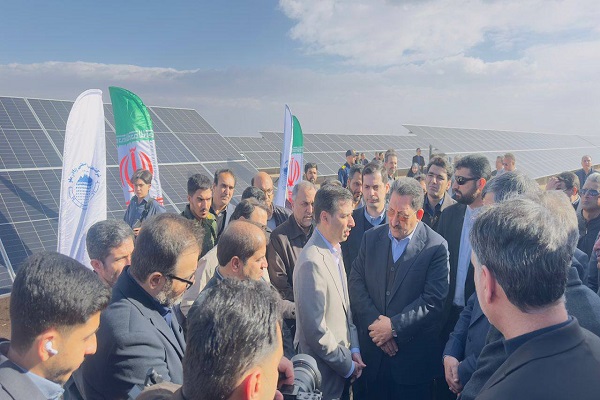 نیروگاه ۱۰۰ مگاواتی فروغ کویر چادرملو