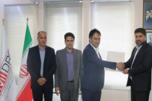 نخستین پروانه ۵ ساله مرکز کارآموزی جوارکارگاهی مرکز تحقیقات یزد صادر شد