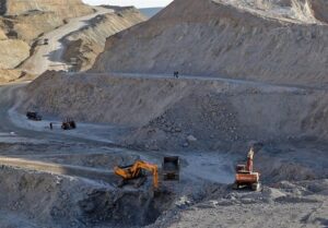 بروکراسی یا قانون؟ جدال معدن‌کاران و صمت بر سر صدور مجوزها