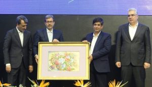 مدیرعامل فولاد مبارکه به پاس نقش‌آفرینی در بازسازی و بازگشت به مدار تولید در ۴۵ روز مورد تجلیل قرار گرفت