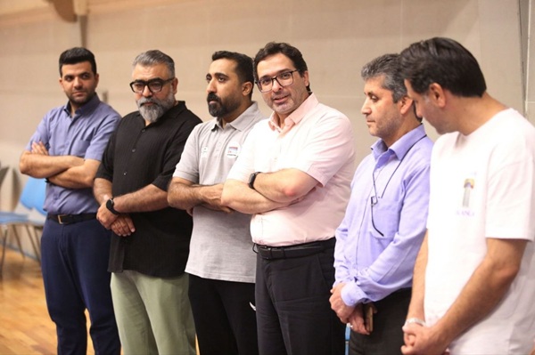 فولاد هرمزگان نسل جدیدش را رو کرد؛ ۱۶ جوان بومی به تیم بزرگسالان رسیدند